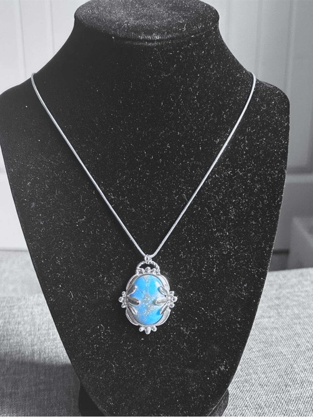 Vintage Bohemian Style Blue Oval Cabochon Natural Stone Pendant Silver Necklace